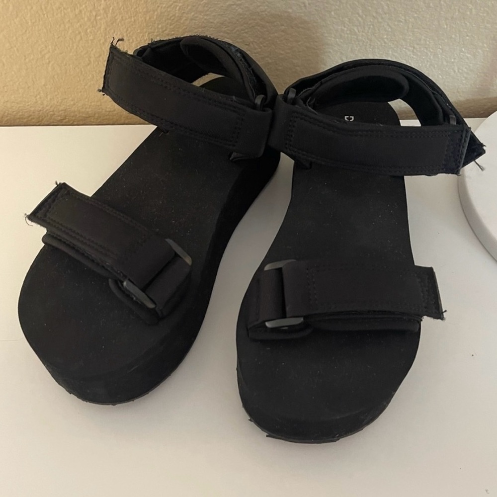 black platform sandals